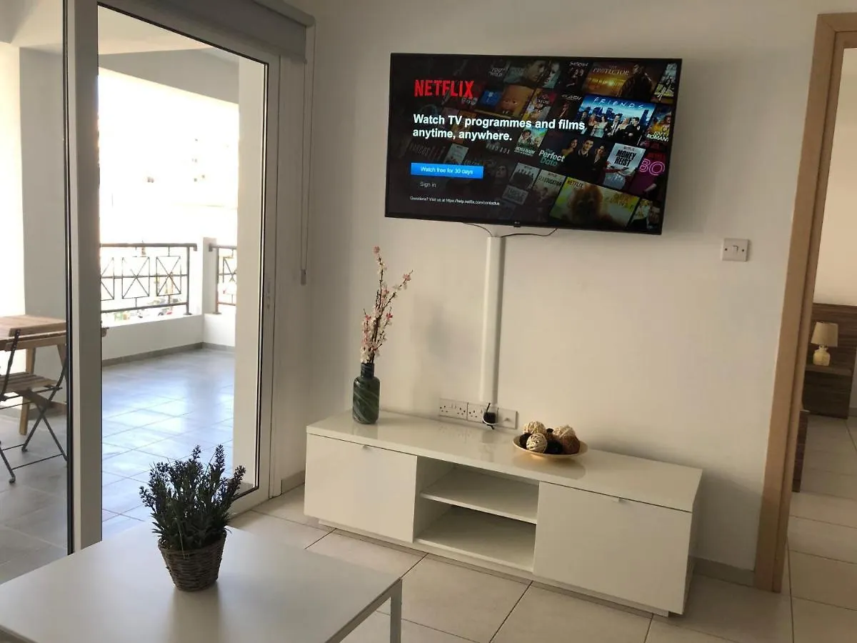 Must Stay - City Center Larnaca Appartement